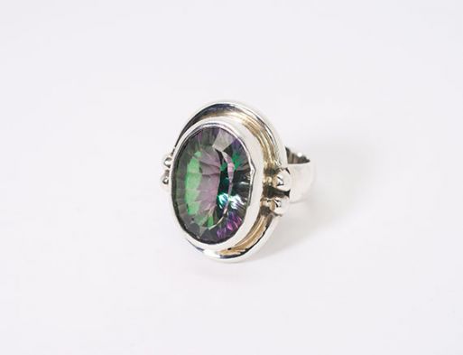 Серебряное кольцо с аметистом мистик 37953 купить в магазине Самоцветы мира