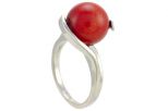 Кольцо из серебра с кораллом красным шар 12 мм 38117
