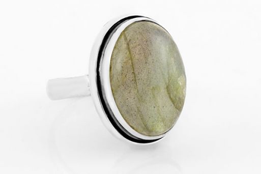 Серебряное кольцо с лабрадором 38180 купить в магазине Самоцветы мира