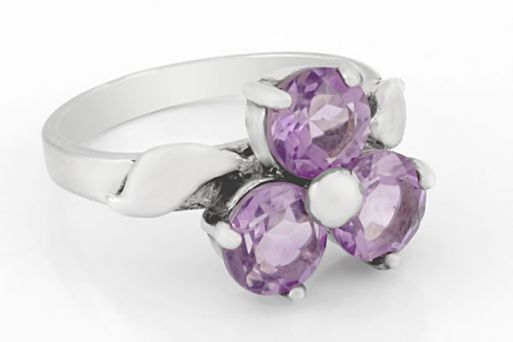 Серебряное кольцо с аметистом 38677 купить в магазине Самоцветы мира