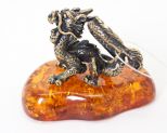 Сувенир янтарь дракон китай 148
