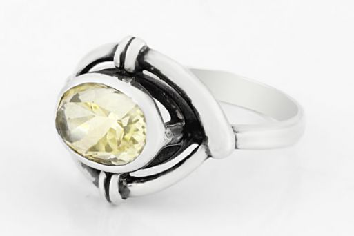Серебряное кольцо с цитрином 39546 купить в магазине Самоцветы мира