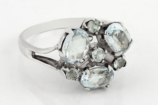 Серебряное кольцо с топазом 39972 купить в магазине Самоцветы мира