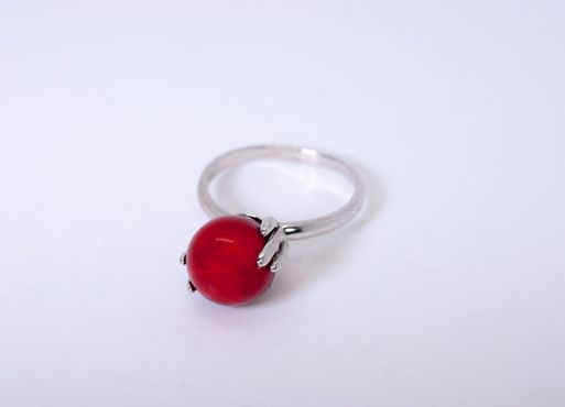 Серебряное кольцо с кораллом 41178 купить в магазине Самоцветы мира