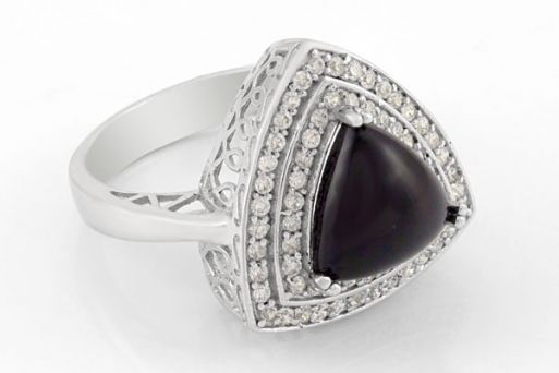 Серебряное кольцо с чёрным агатом и фианитами 41948 купить в магазине Самоцветы мира