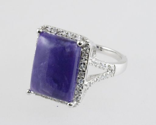 Серебряное кольцо с чароитом 42011 купить в магазине Самоцветы мира