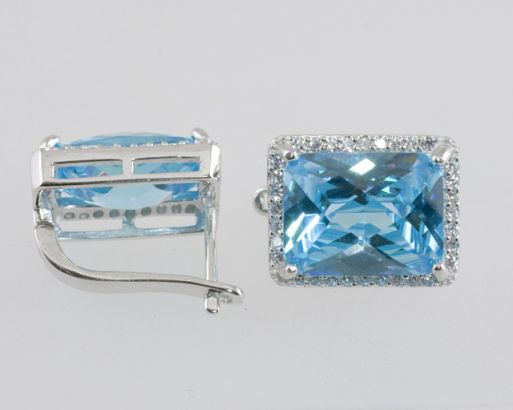 Серьги из серебра с голубым кварцем и фианитами прямоугольник 11х15 мм 42014 ― Самоцветы мира