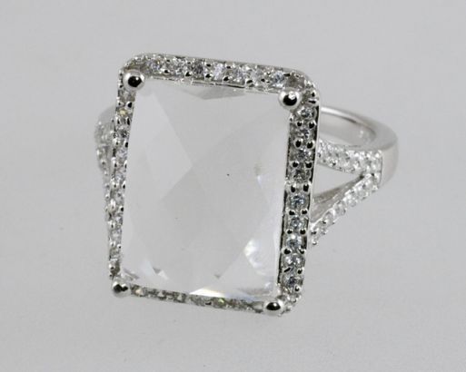 Серебряное кольцо с горным хрусталем 42019 купить в магазине Самоцветы мира