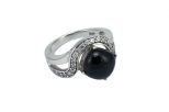 Кольцо из серебра с агатом чёрным и фианитами квадрат 8х8 мм 42046