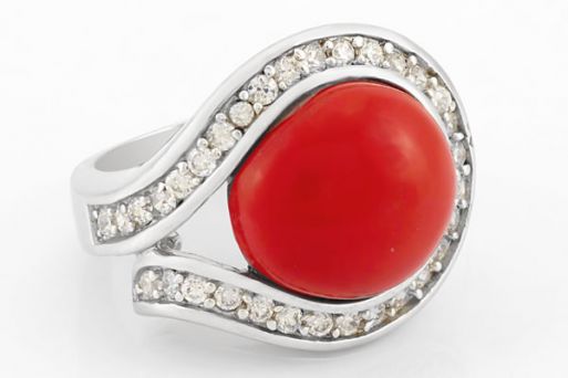 Серебряное кольцо с кораллом и фианитами 42452 купить в магазине Самоцветы мира