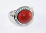 Кольцо из серебра с кораллом красным и фианитами круг 14 мм 42452