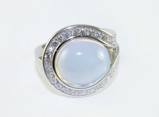 Серебряное кольцо с лунным камнем 42456 купить в магазине Самоцветы мира