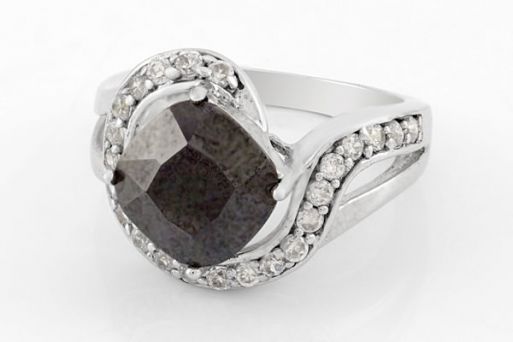Серебряное кольцо с шпинелью и фианитами 42472 купить в магазине Самоцветы мира