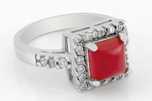 Серебряное кольцо с кораллом и фианитами 42525 купить в магазине Самоцветы мира