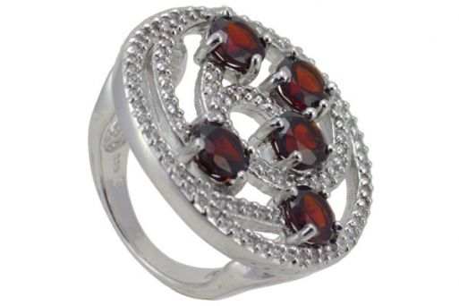 Серебряное кольцо с гранатом и фианитами 42781 купить в магазине Самоцветы мира