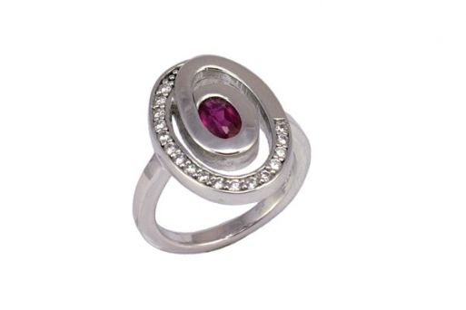 Серебряное кольцо с рубином синтетическим и фианитами 43441 купить в магазине Самоцветы мира