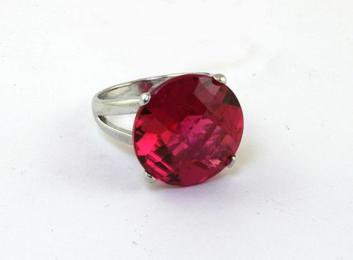 Серебряное кольцо с рубином синтетическим 43515 купить в магазине Самоцветы мира