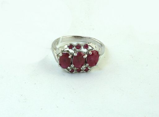 Серебряное кольцо с рубином 43526 купить в магазине Самоцветы мира