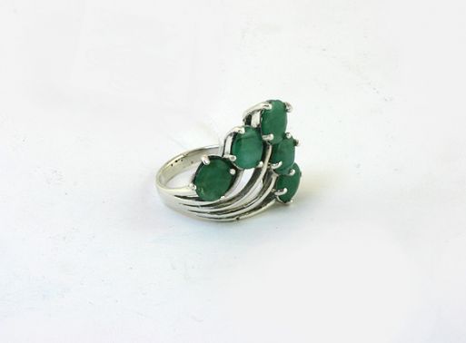 Серебряное кольцо с изумрудом 43573 купить в магазине Самоцветы мира