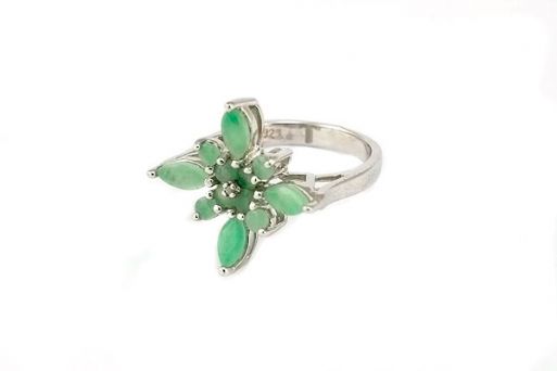 Серебряное кольцо с изумрудом 43588 купить в магазине Самоцветы мира
