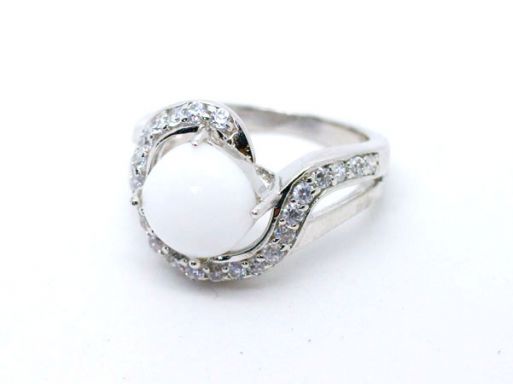 Серебряное кольцо с кахолонгом 43659 купить в магазине Самоцветы мира
