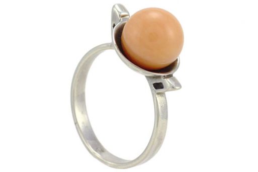 Серебряное кольцо с розовым кораллом 43714 купить в магазине Самоцветы мира