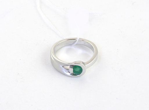 Серебряное кольцо с изумрудом 43779 купить в магазине Самоцветы мира