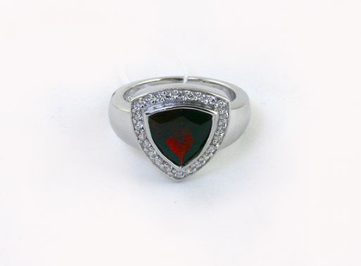 Серебряное кольцо с гранатом и фианитами 43795 купить в магазине Самоцветы мира