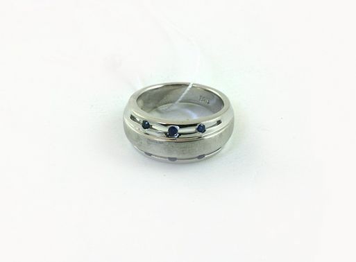Серебряное кольцо с сапфиром 43851 купить в магазине Самоцветы мира