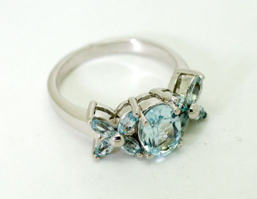 Серебряное кольцо с топазом 43889 купить в магазине Самоцветы мира