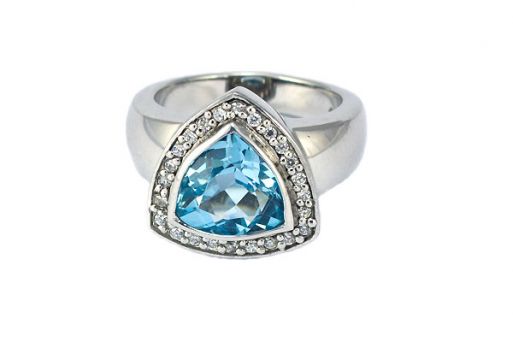 Серебряное кольцо с топазом и фианитами 43945  купить в магазине Самоцветы мира