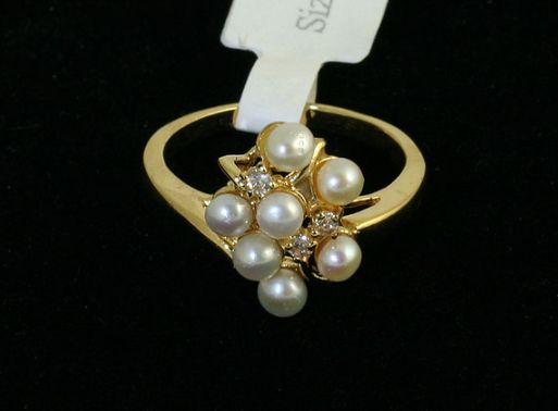 Позолоченное кольцо из мельхиора с жемчугом 44406 купить в магазине Самоцветы мира
