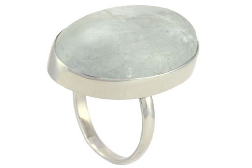 Кольцо из серебра 925 пробы с бериллом.