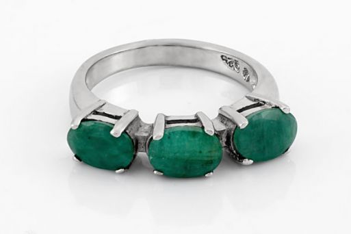 Серебряное кольцо с изумрудом 44934 купить в магазине Самоцветы мира