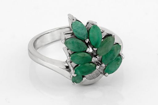 Серебряное кольцо с изумрудом 44946 купить в магазине Самоцветы мира