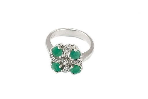 Серебряное кольцо с изумрудом и фианитами 44953 купить в магазине Самоцветы мира