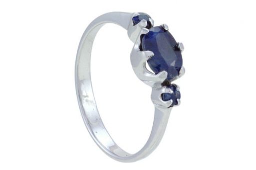 Серебряное кольцо с сапфиром 45061 купить в магазине Самоцветы мира