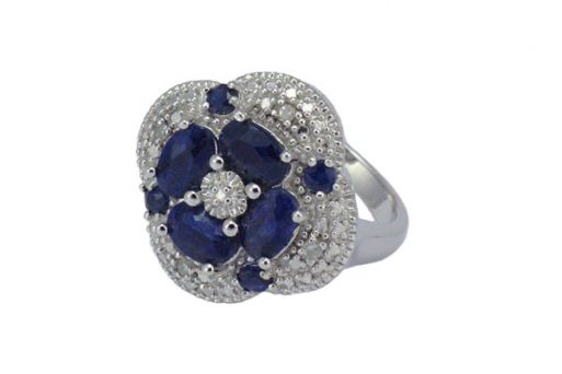 Серебряное кольцо с сапфиром и фианитами 45067 купить в магазине Самоцветы мира