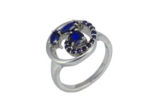 Серебряное кольцо с сапфиром 45078 купить в магазине Самоцветы мира