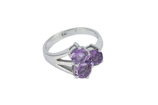 Серебряное кольцо с аметистом 45146 купить в магазине Самоцветы мира