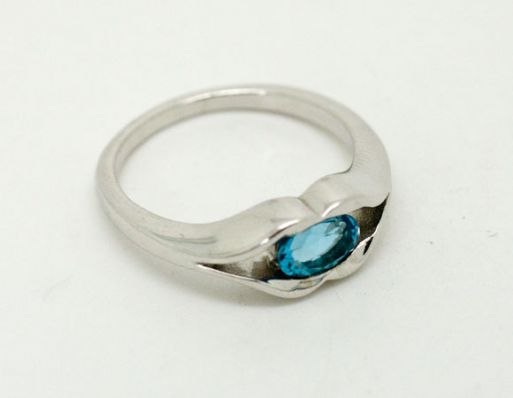 Серебряное кольцо с топазом 45276 купить в магазине Самоцветы мира