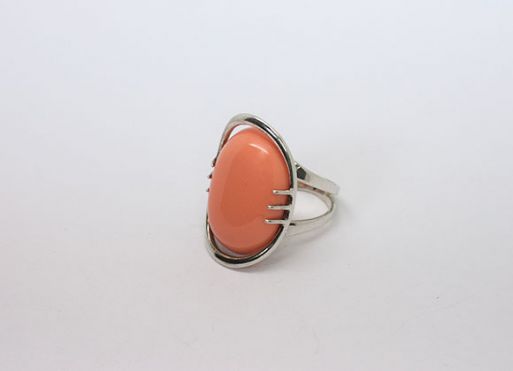 Серебряное кольцо с кораллом 46469 купить в магазине Самоцветы мира