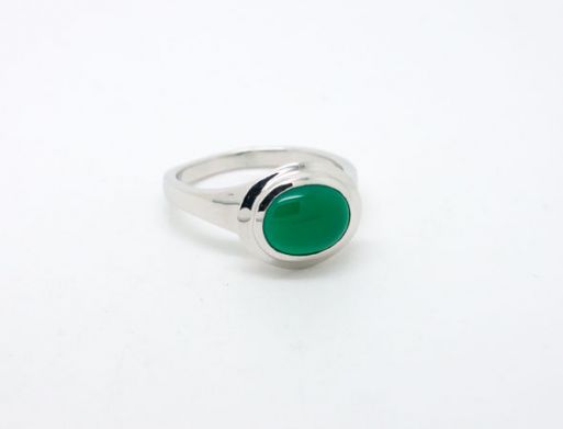 Серебряное кольцо с зелёным агатом 46696 купить в магазине Самоцветы мира