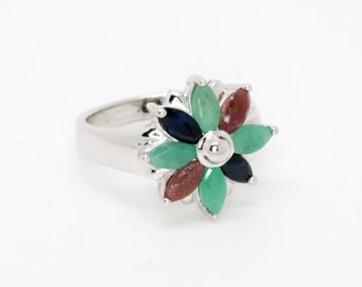 Серебряное кольцо с изумрудом, рубином, сапфиром 47370 купить в магазине Самоцветы мира
