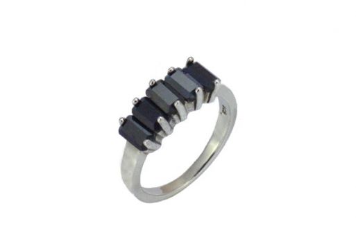 Серебряное кольцо с сапфиром 47449 купить в магазине Самоцветы мира