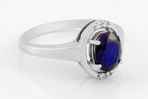 Серебряное кольцо с сапфиром и фианитами 47465 купить в магазине Самоцветы мира
