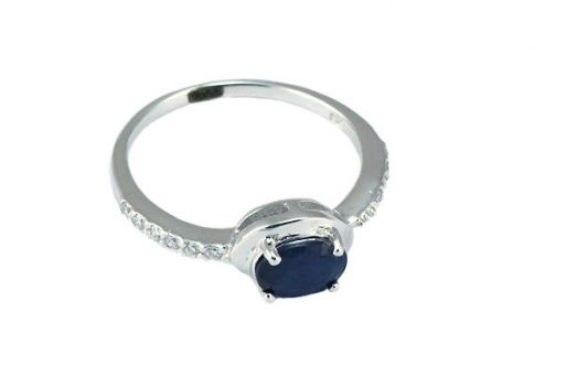 Серебряное кольцо с сапфиром и фианитами 47474 купить в магазине Самоцветы мира