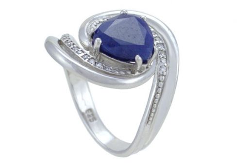Серебряное кольцо с сапфиром и фианитами 47476 купить в магазине Самоцветы мира