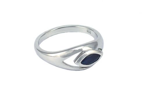 Серебряное кольцо с сапфиром 47483 купить в магазине Самоцветы мира