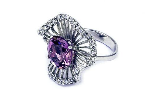 Серебряное кольцо с аметистом и фианитами 47567 купить в магазине Самоцветы мира